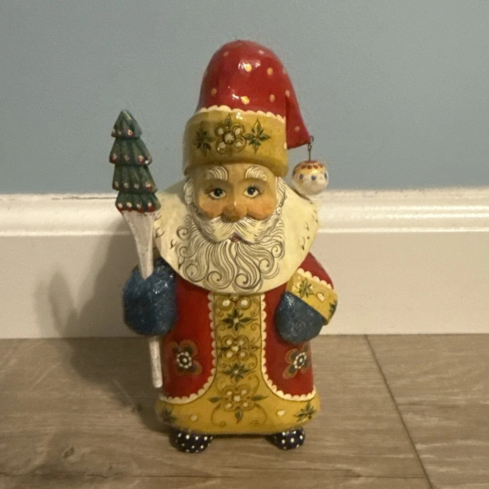 Russian Hand Painted Hand Carved‎ Santa Claus Figurine Holding Tree 6